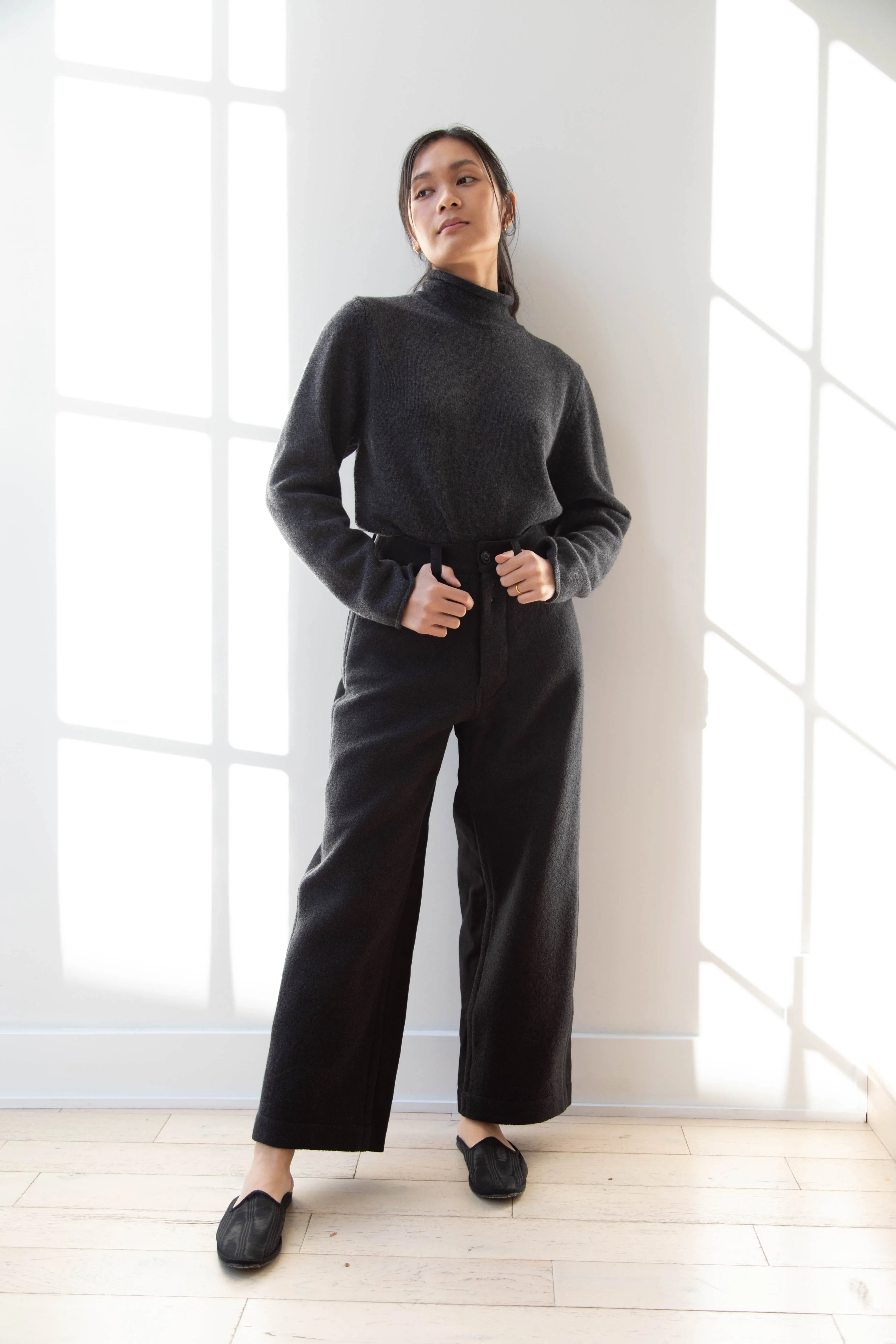 École de Curiosités | Peg Pants in Black & Black