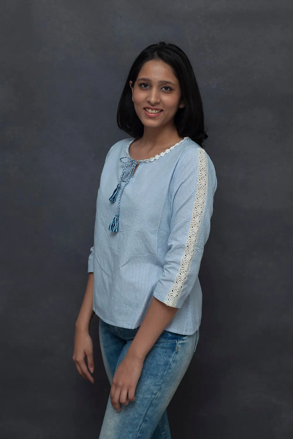 Round neck striped top