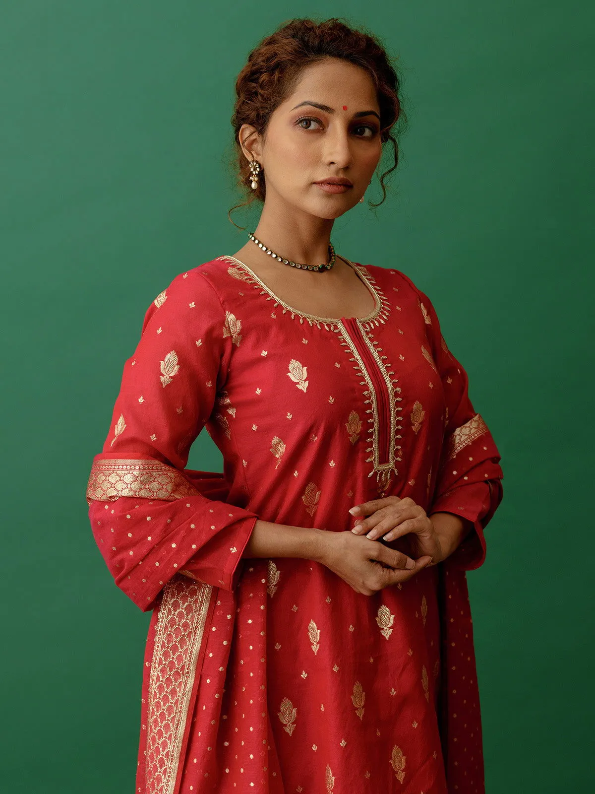 Women Banarasi Silk Zardosi Roundneck Straight Fit Suit Set Magenta